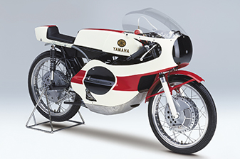 Yamaha RA97（1966年）125ccクラス ビル・アイビー マン島TTレース初優勝