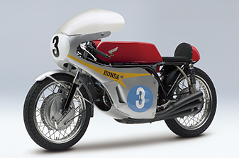 Honda RC174 (1967) 350cc class Mike Hailwood Isle of Man TT race victory Makers/Riders title won