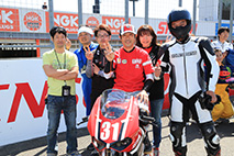 Photo Gallery on May 8, 2016 (Sun)