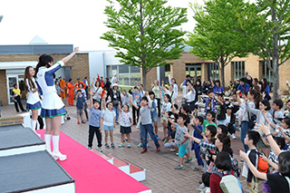 Photo Gallery May 6, 2017 (Sat)