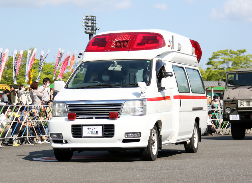 Ambulance (Emergency Vehicle)