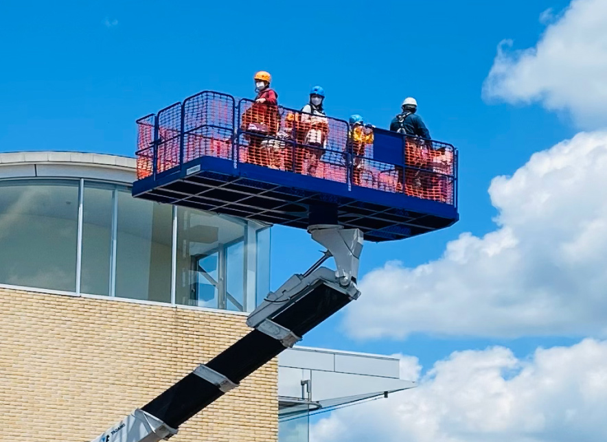 High-altitude work vehicle