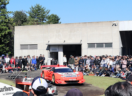 Working Vehicle Circuit Run & Honda Collection Hall Demonstration Run