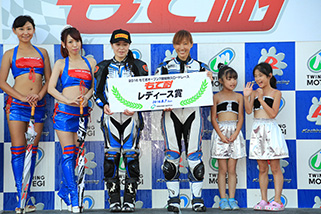 ST-CBRクラス　#16 前山 裕美子選手　WTクラス　#70 飯塚 早苗選手