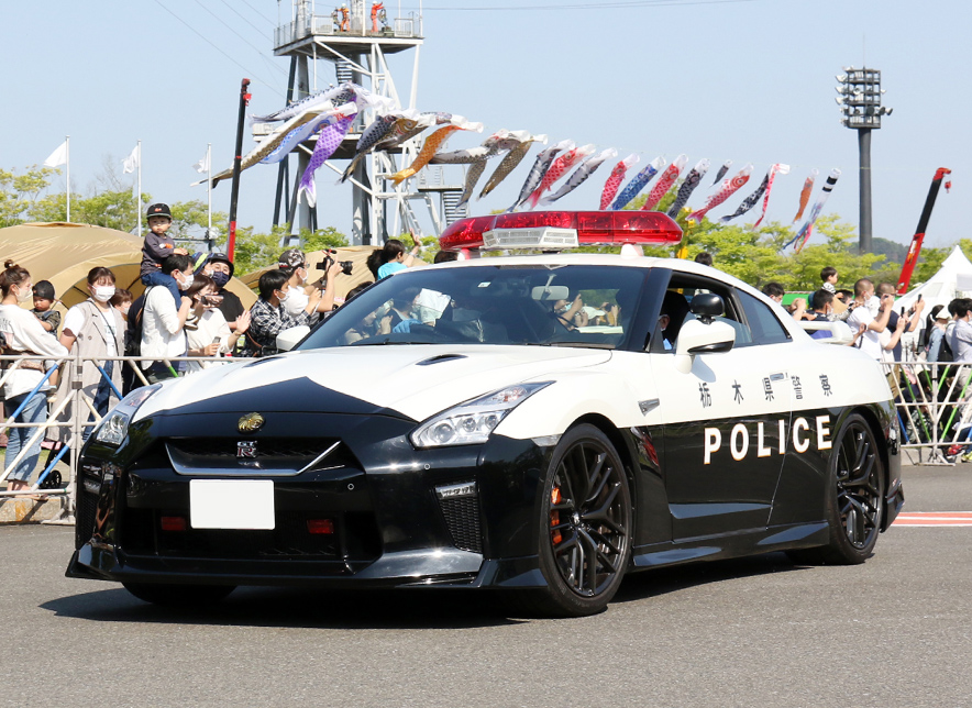 パトロールカー GT-R